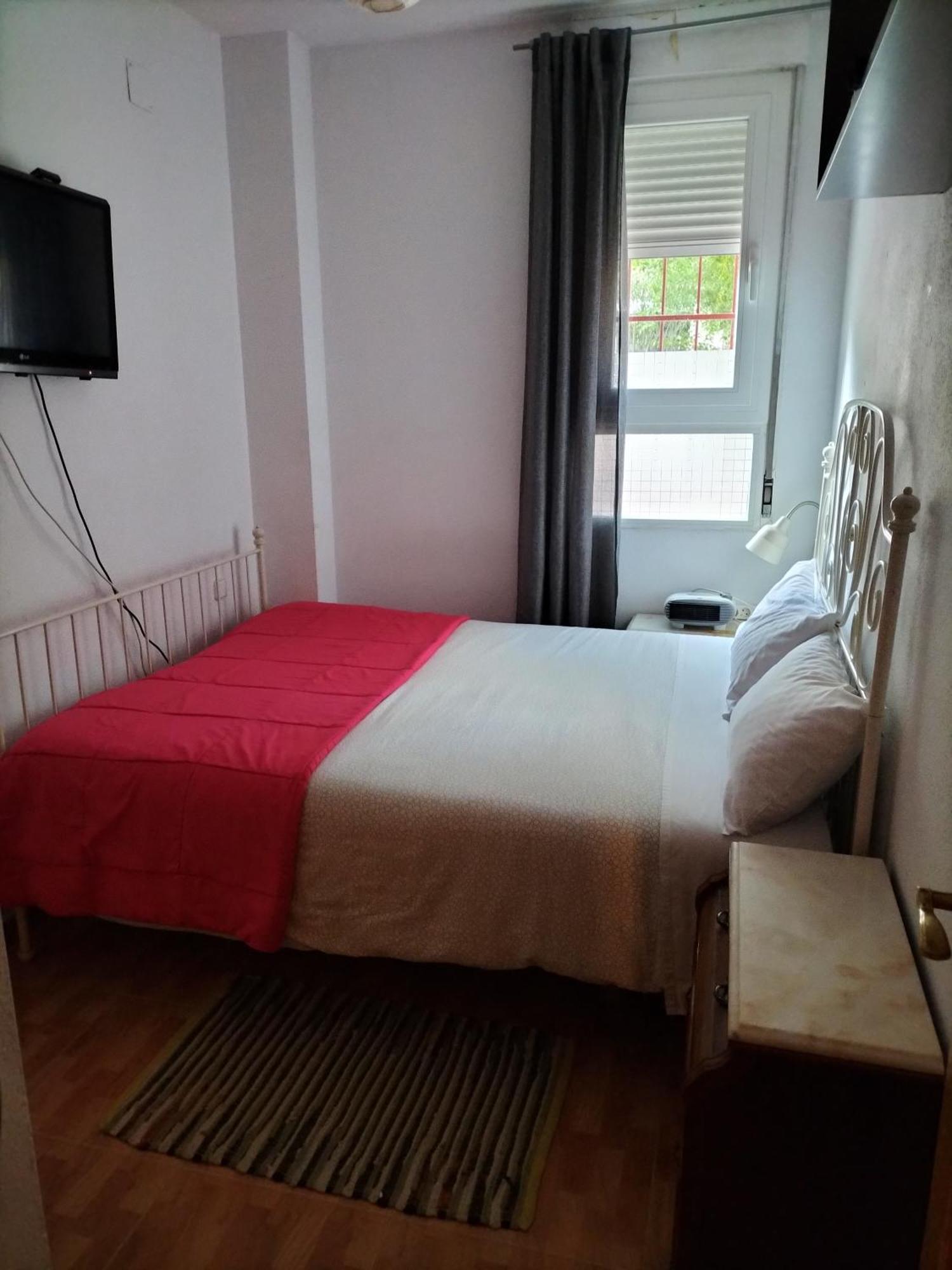 Acogedoras Habitaciones En Madrid Habitación foto